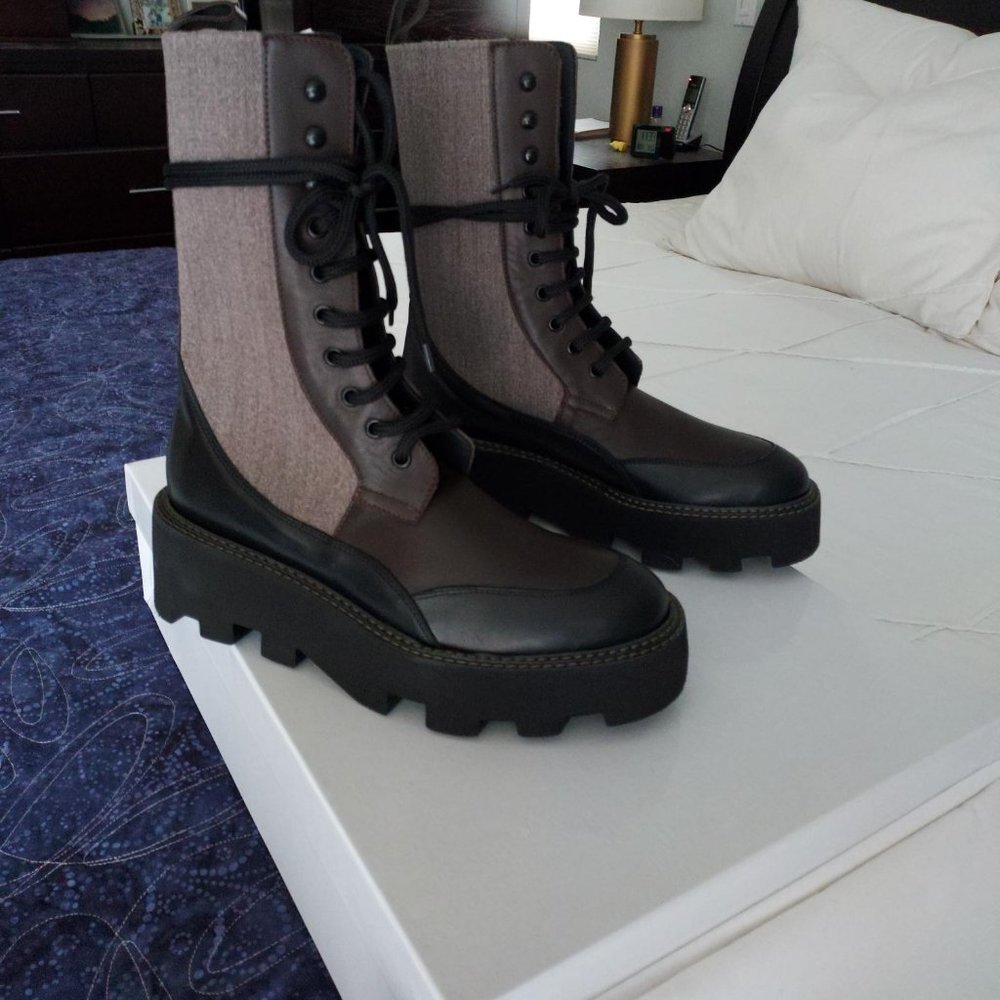 NIB La Canadienne Fiona combat boot, black/brown/grey, size 38